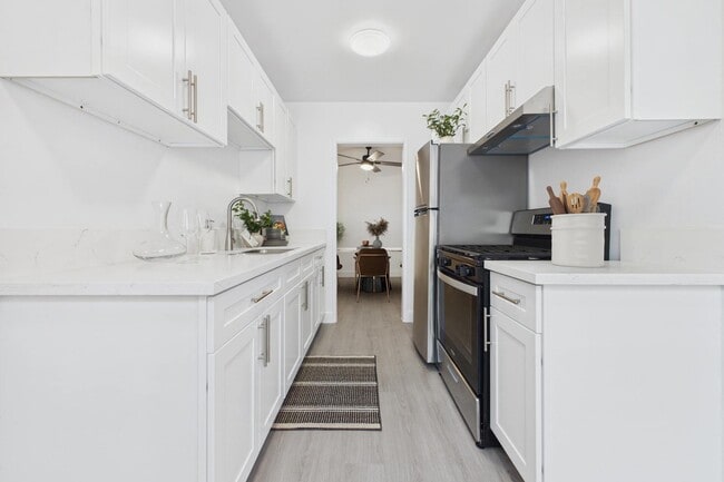 Building Photo - Sepulveda Apartments