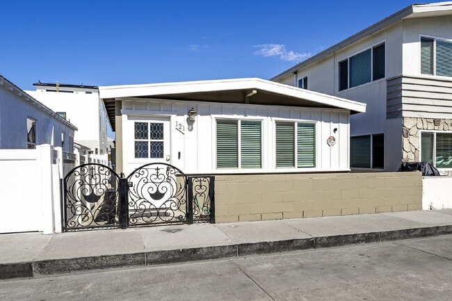 "Turnkey and Fully Remodeled Beachside Ret... - "Turnkey and Fully Remodeled Beachside Ret...