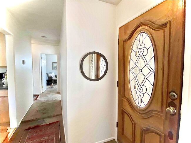 Photo - 406 Crestview Dr
