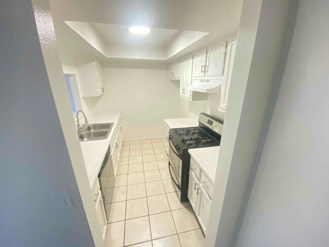 Photo - 15020 Burbank Blvd Unit 102