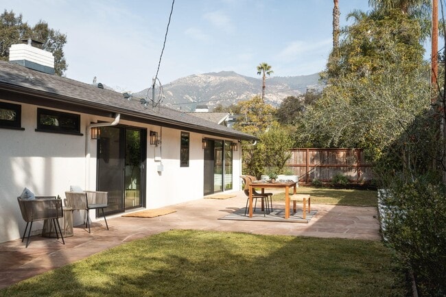 Building Photo - 340 Woodley Ct