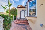 Photo - 129 S Swall Dr House