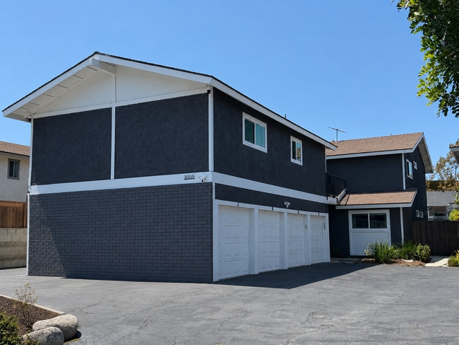 Building Photo - 3005 Jeffrey Dr Unit A
