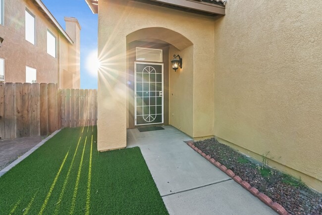 Photo - 1564 Clanton Pl