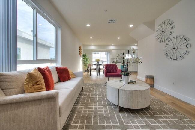 Photo - 11726 Hamlin St Unit 11728.5