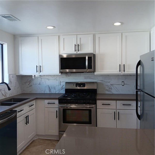 Building Photo - 1419 W 179th St Unit 16