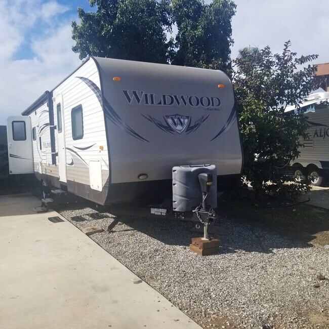 Photo - 218 W Carson St