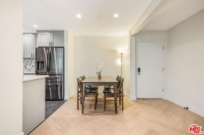 Photo - 950 N Kings Rd Unit 216