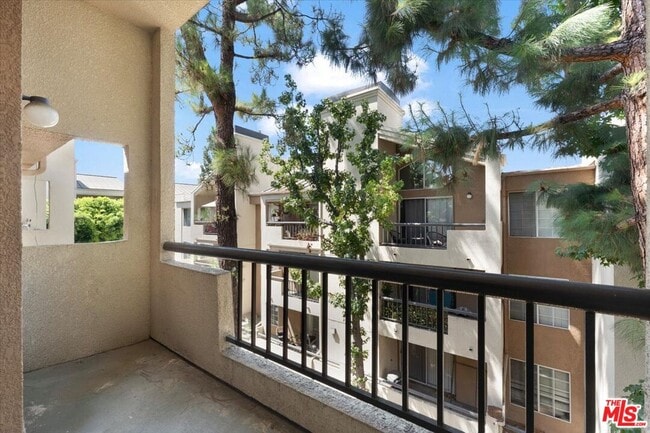 Photo - 5530 Owensmouth Ave Unit 316