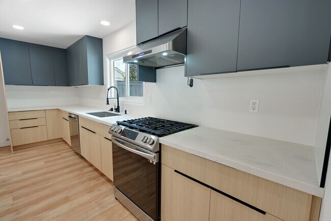 Photo - 5548 Irondale Ave