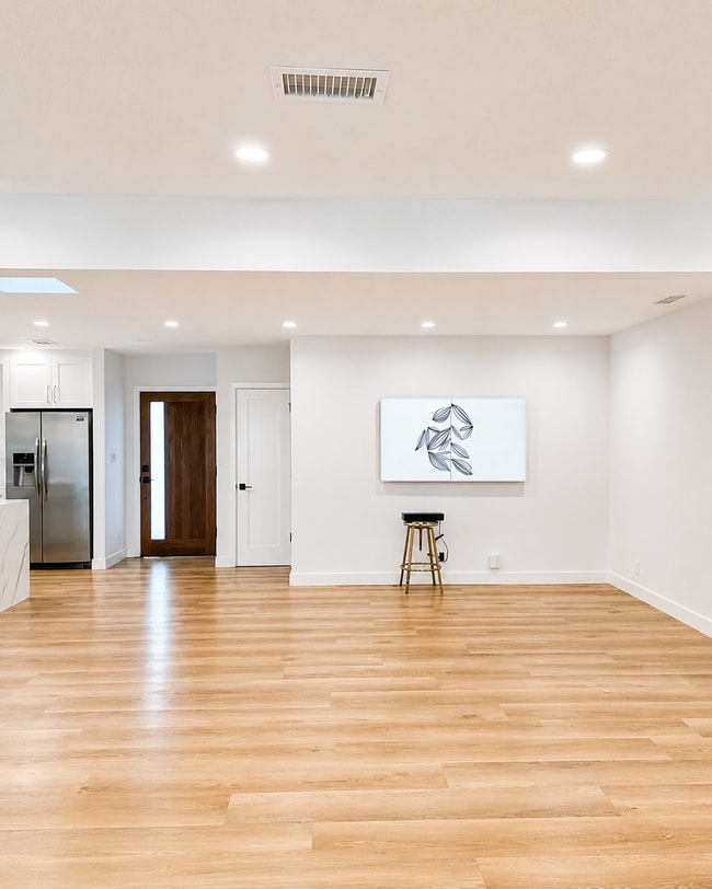 Photo - 9362 Nagle Ave