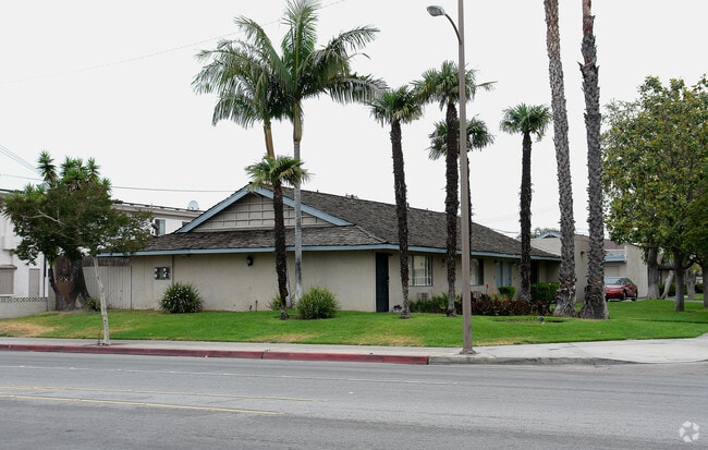 Kamia Village Garden Apartments - Kamia Village Garden Apartments