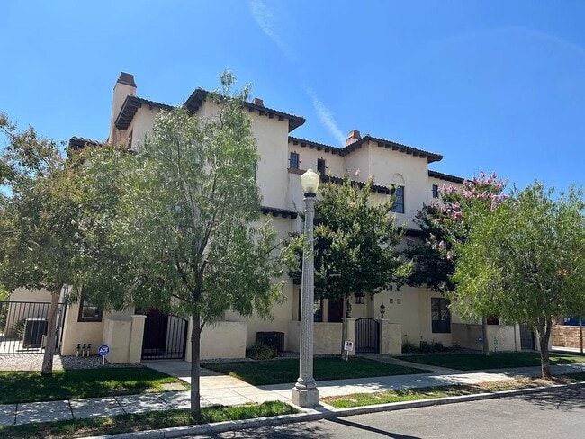 Photo - 247 S Arroyo Dr Apartment Unit 247 S. Arroyo Dr #2