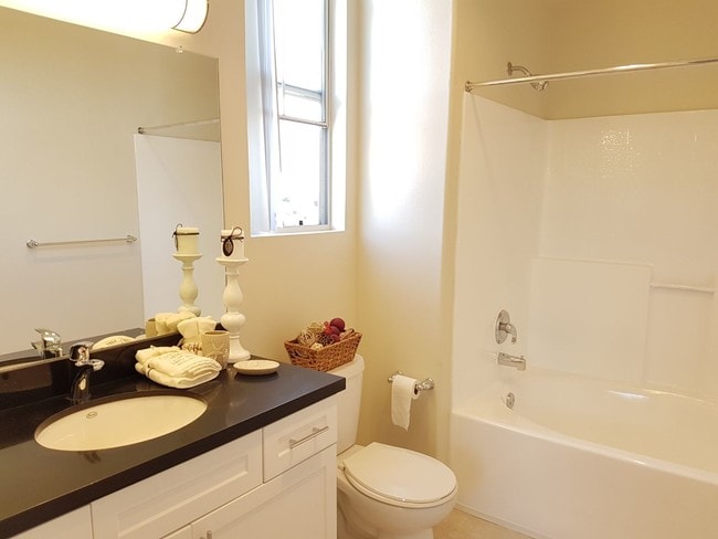 Photo - 1561 S Barrington Ave