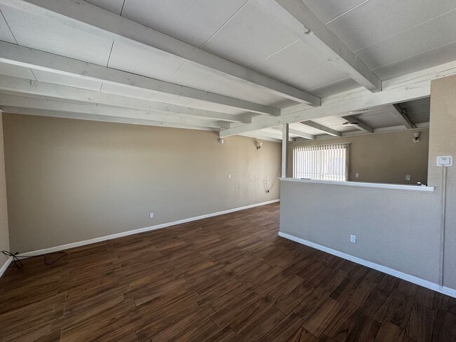 Photo - *** move in special *** $1575 for the 1st ...