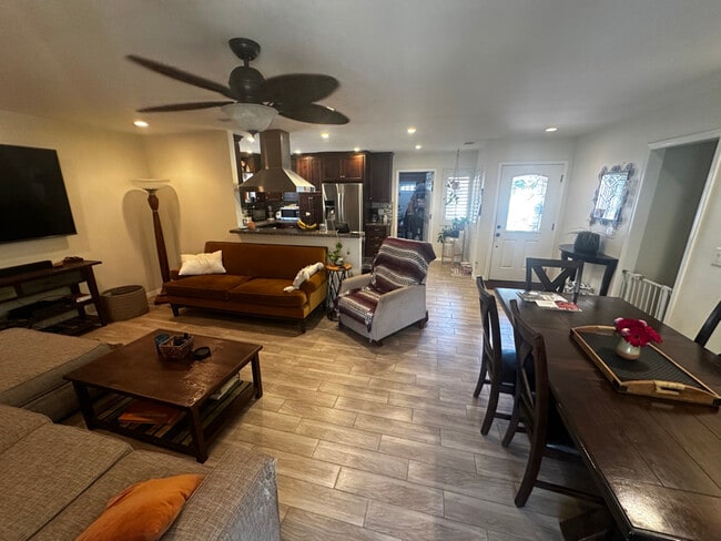 Photo - 14421 Calneva Ln House