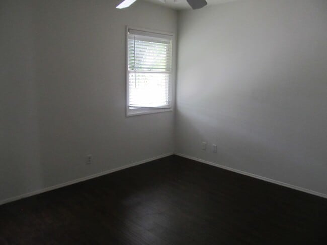 Photo - Sycamore (610-612) East Unit Sycamore (610)