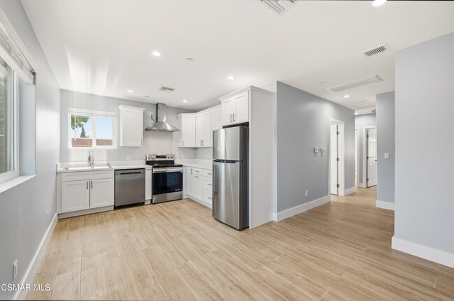 Photo - 13102 Filmore St