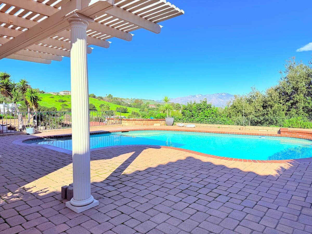 Photo - 3 Bedroom Beautiful Home with a stunning view