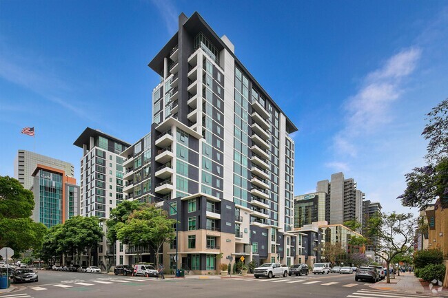 Building Photo - 425 W Beech St Unit 1156 Rental