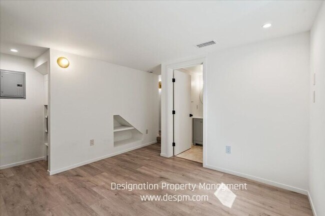Building Photo - 3181 Verdugo Pl Unit 3183 1/2 Verdugo Place Rental