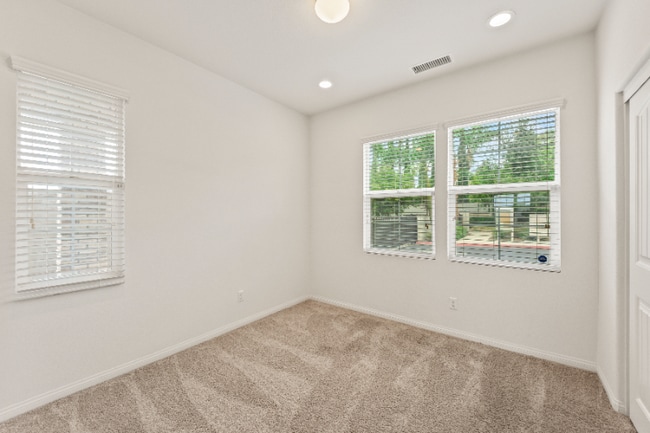 Photo - 950 N Ellie St