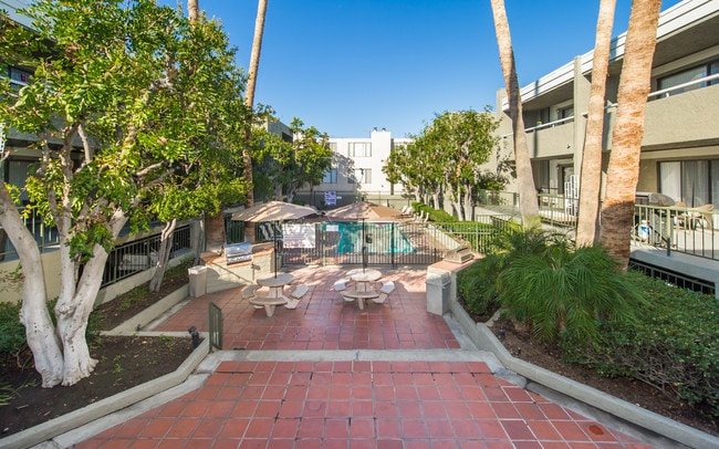 Photo - Encino Crest Apartments