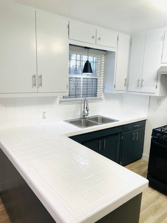 Photo - 6203 Condon Ave