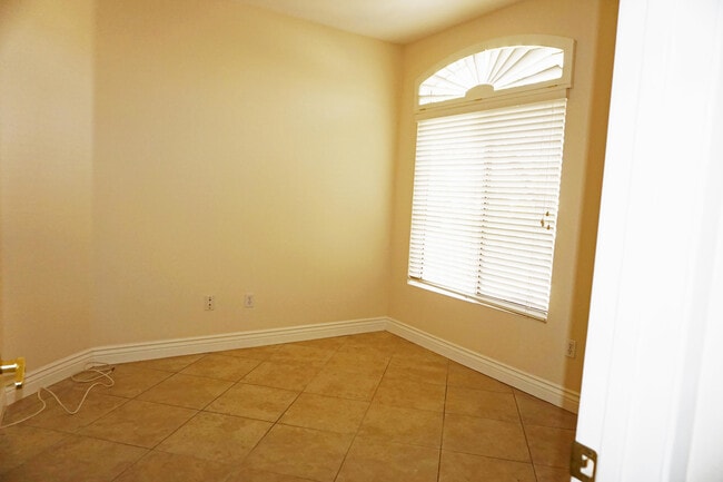 Photo - 78359 Moongold Rd