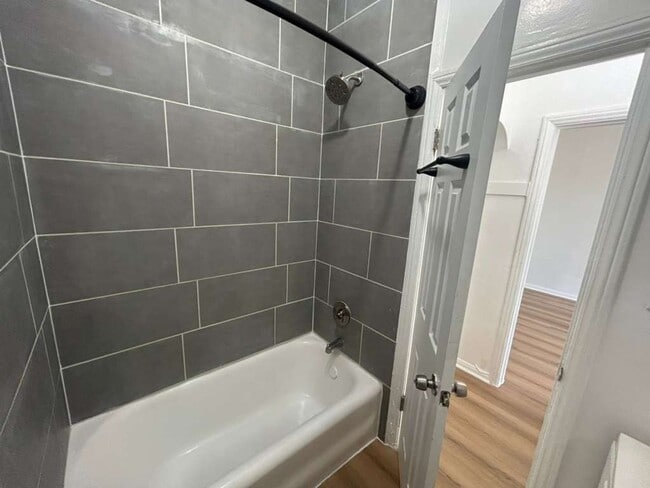 Photo - 1411-1417 S Toberman Street