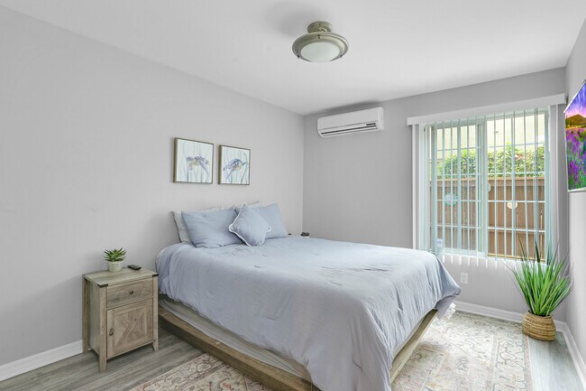 Photo - 5252 Balboa Arms Dr Unit 166