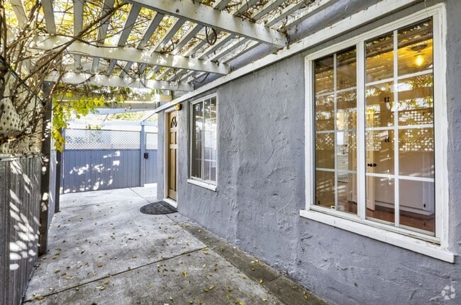 Building Photo - 510 Ruberta Ave Unit Apt C