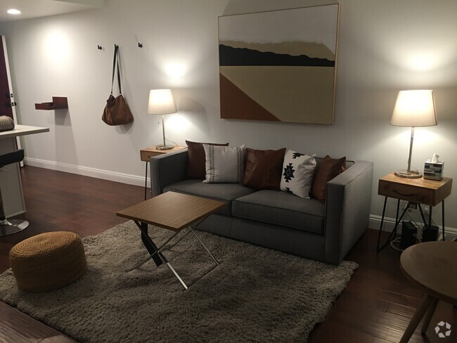 Building Photo - 225 W 6th St Unit 406 Rental
