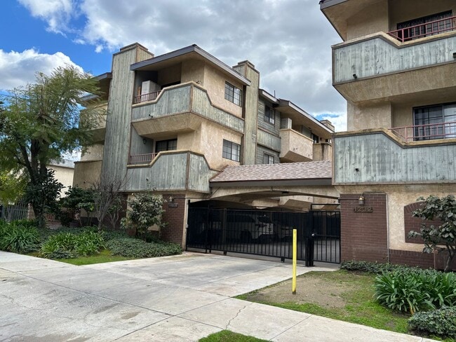 Building Photo - Orange Grove, 1232-1234 Unit 1234 #104