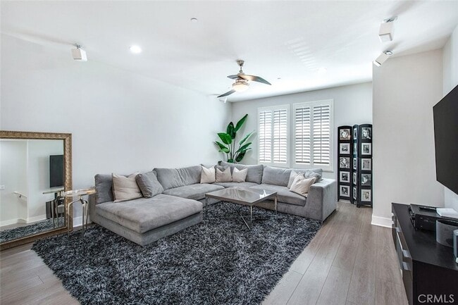 Photo - 10 Brownstone Way
