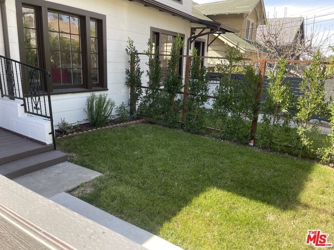 Photo - 1446 Calumet Ave