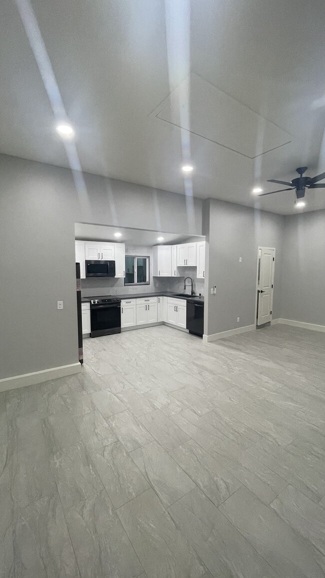 Photo - 1317 Marline Ave