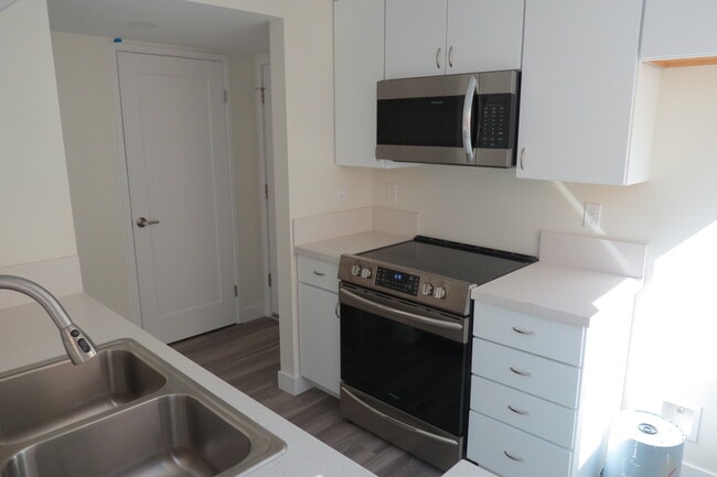 Building Photo - 6455 Kanan Dume Rd Unit MalibuGardens