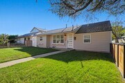 Photo - 17434 Saticoy St House