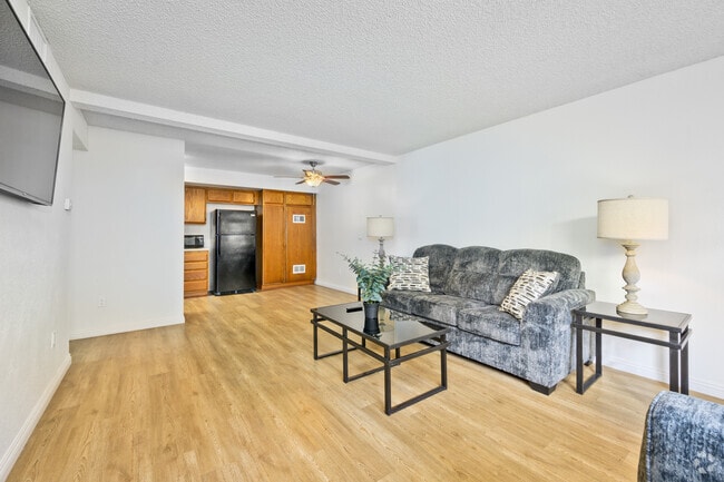 2BR, 2BA - 1100SF - Living Room/Dining Room - Victoria Village