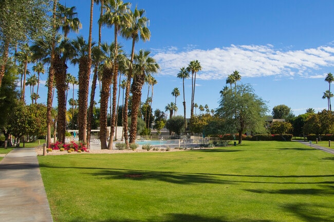 Photo - 501 Desert Lakes Cir