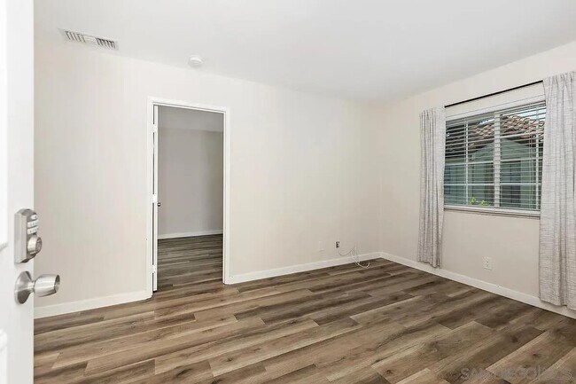 Photo - 767 Eastshore Terrace