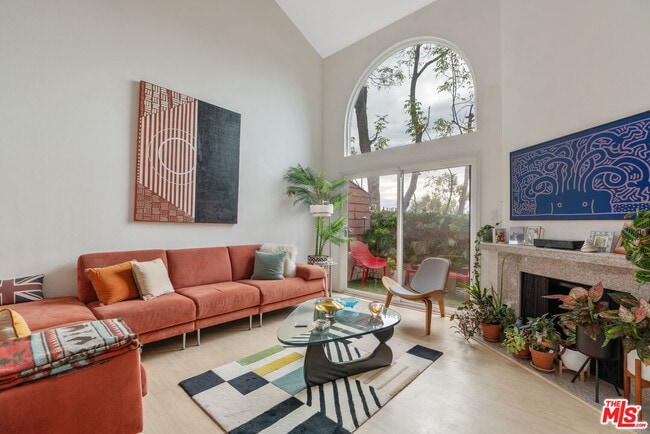 Building Photo - 1979 Grace Ave Unit #8