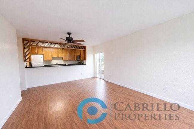 Building Photo - 3030 Suncrest Dr Unit #706