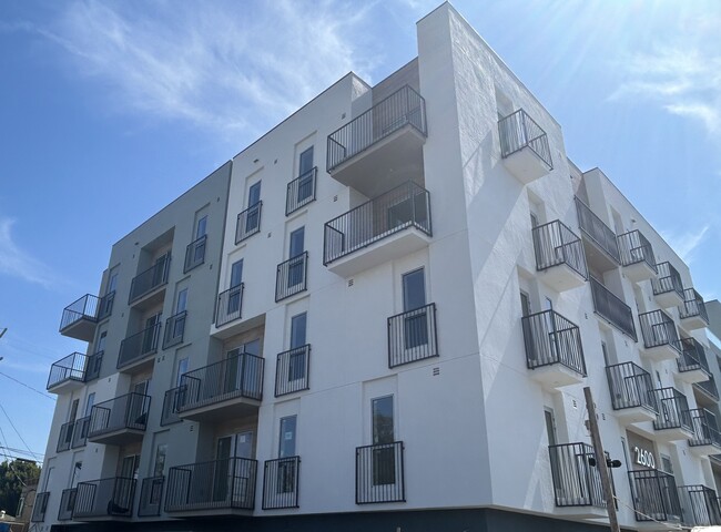 Green Park - Green Park Apartments