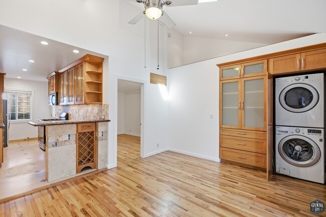 Building Photo - 325 Vernon Ave Unit 4