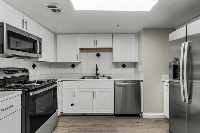 Photo - 32450 Candlewood Dr Apartment Unit 6