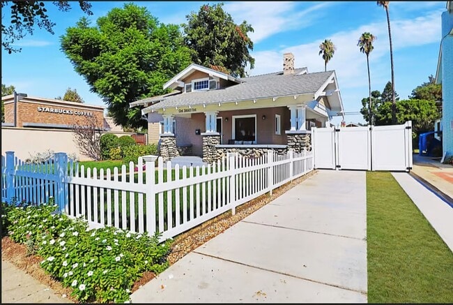 Photo - 125 E Alvarado St House