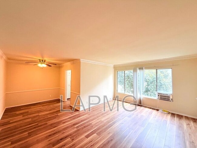 Building Photo - 356 Hayworth Ave