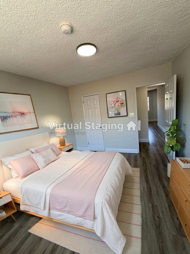 Photo - 609 W 94th St Unit 8